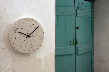 TEMPUS - Wall-mounted concrete clock by URBI et ORBI - view 3